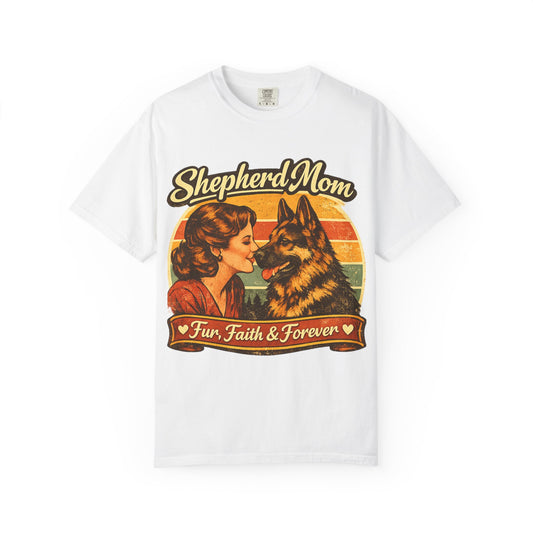 Shepherd Mom Vintage Portrait T-Shirt | German Shepherd Mom Tee