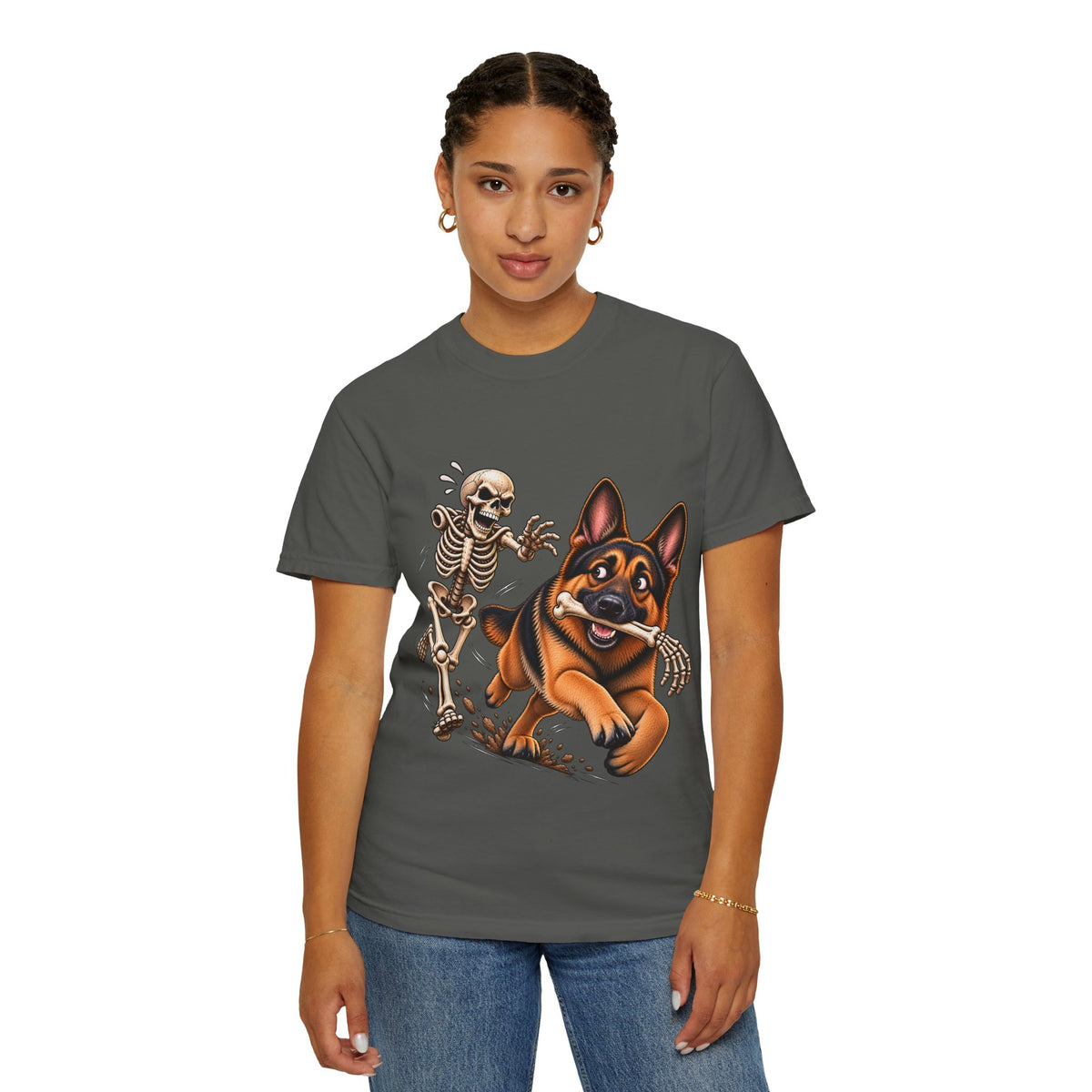 German Shepherd Skeleton Bone Chase T-Shirt – Funny Halloween GSD Shirt